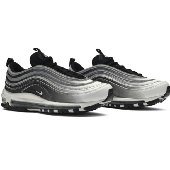 Nike Women's Shoes - Black and White - Picture 8 of 8